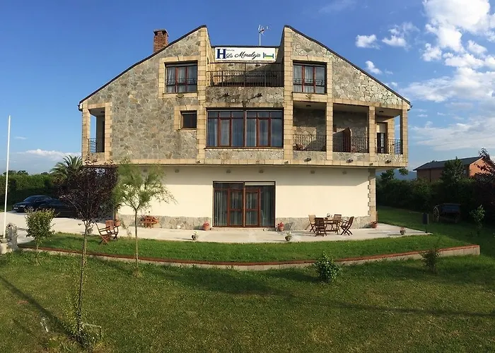 La Moraleja Bed & Breakfast Solares